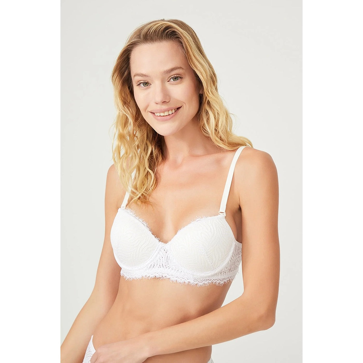 White Zeta Pattern Lingerie Set | Montivo Pakistan