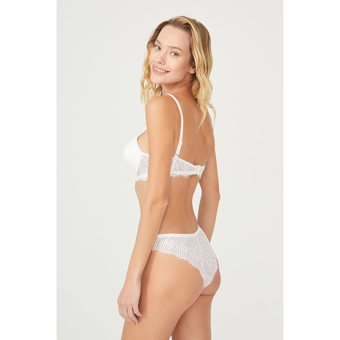 White Zeta Pattern Lingerie Set | Montivo Pakistan