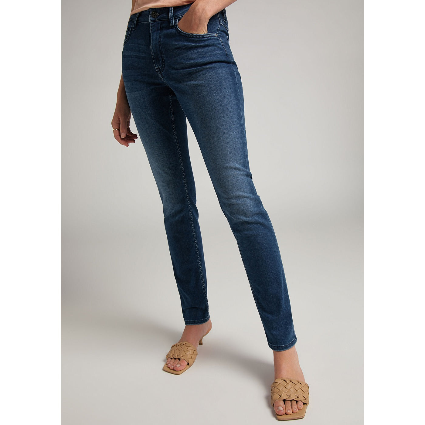 Dark Wash Comfort Fit Jeans | Montivo Pakistan