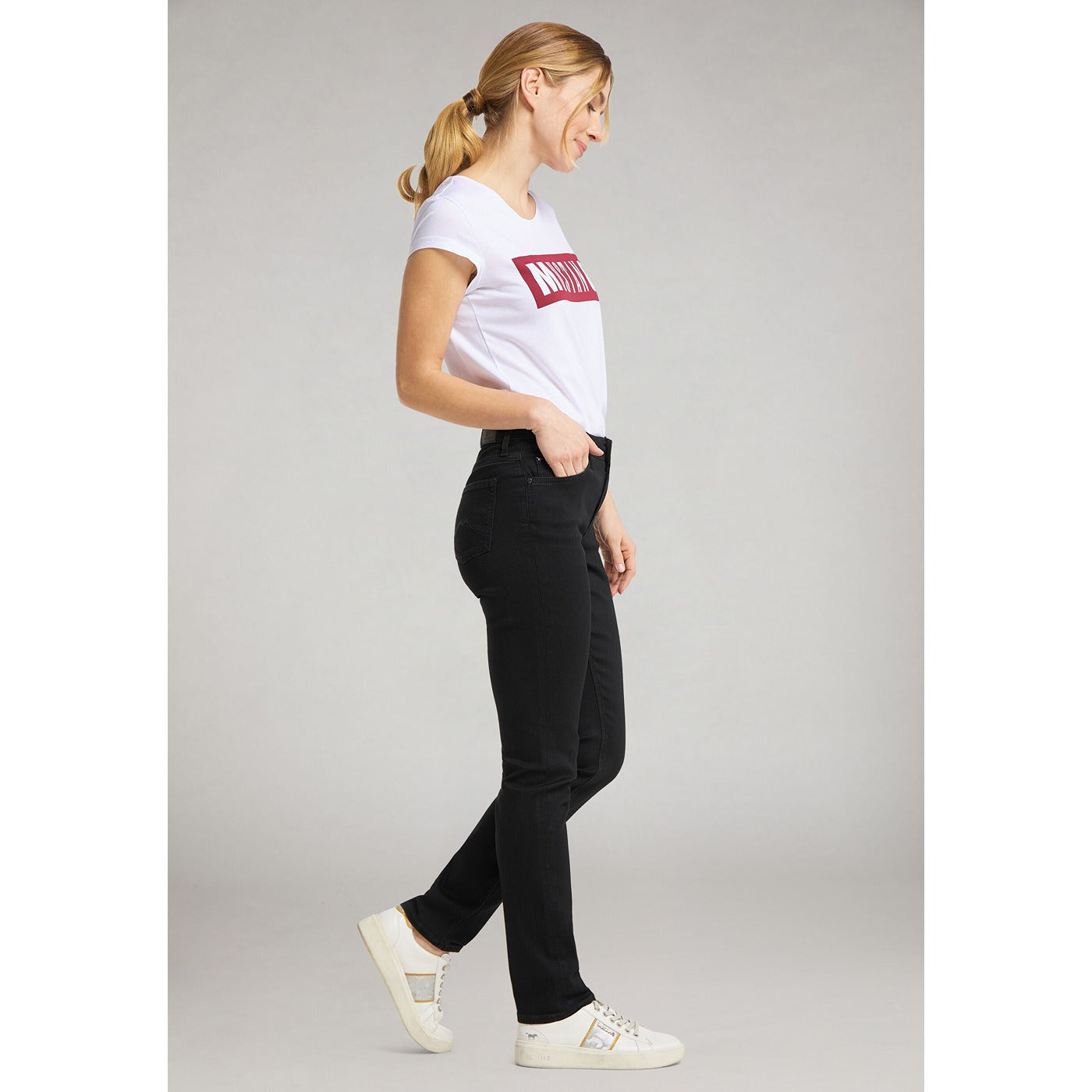 Black High Rise Slim Jeans | Montivo Pakistan