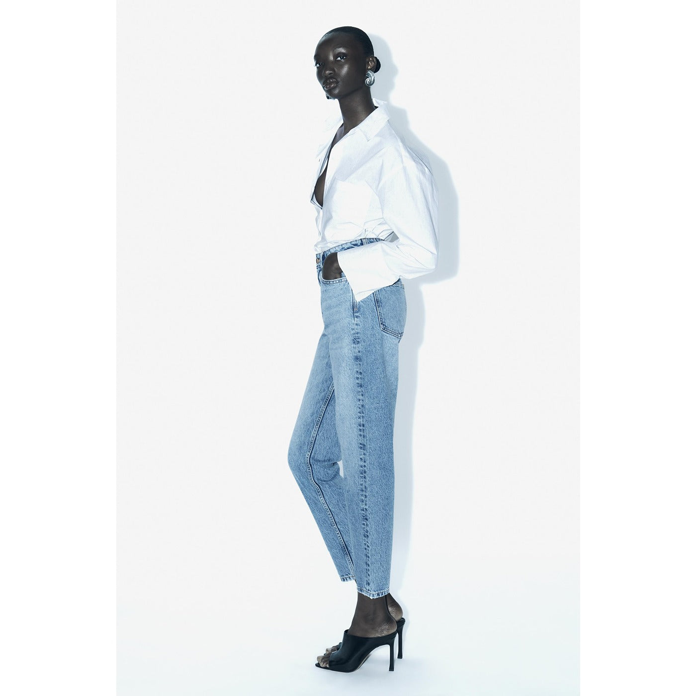 Light Blue Slim Mom Jeans | Montivo Pakistan