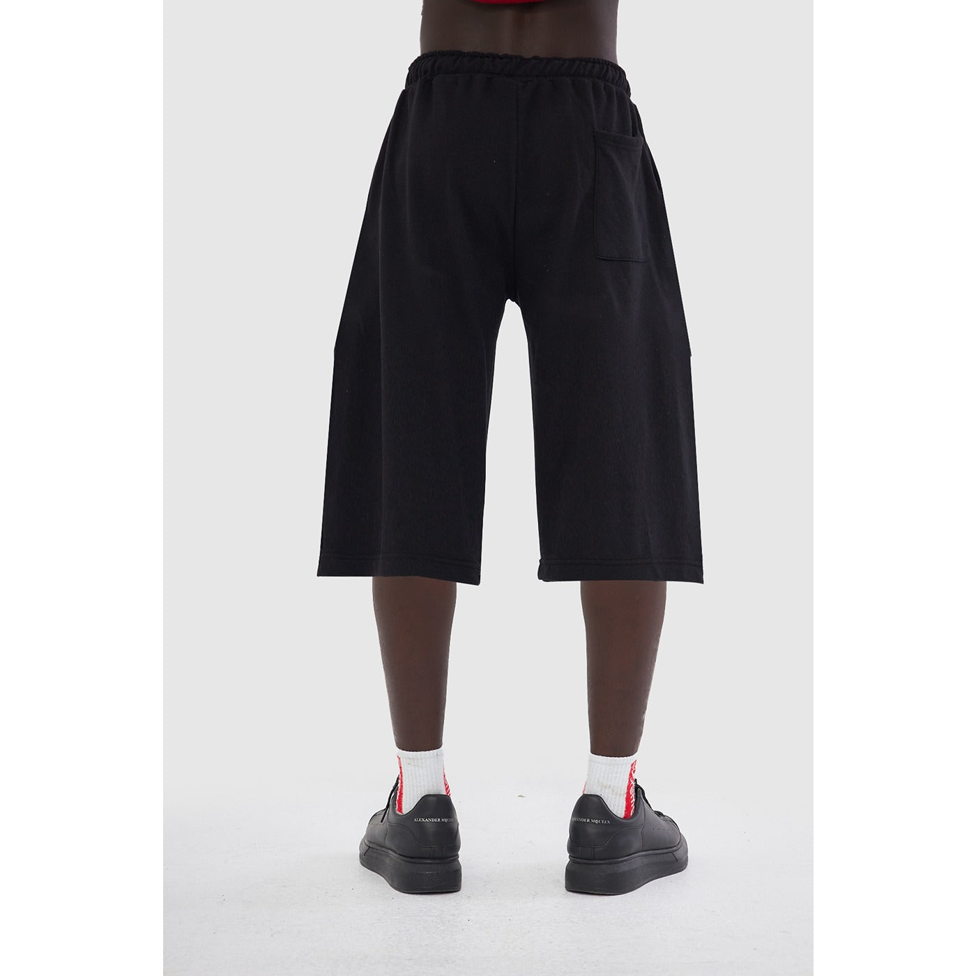 Black 3/4 Relaxed Fit Shorts | Montivo Pakistan