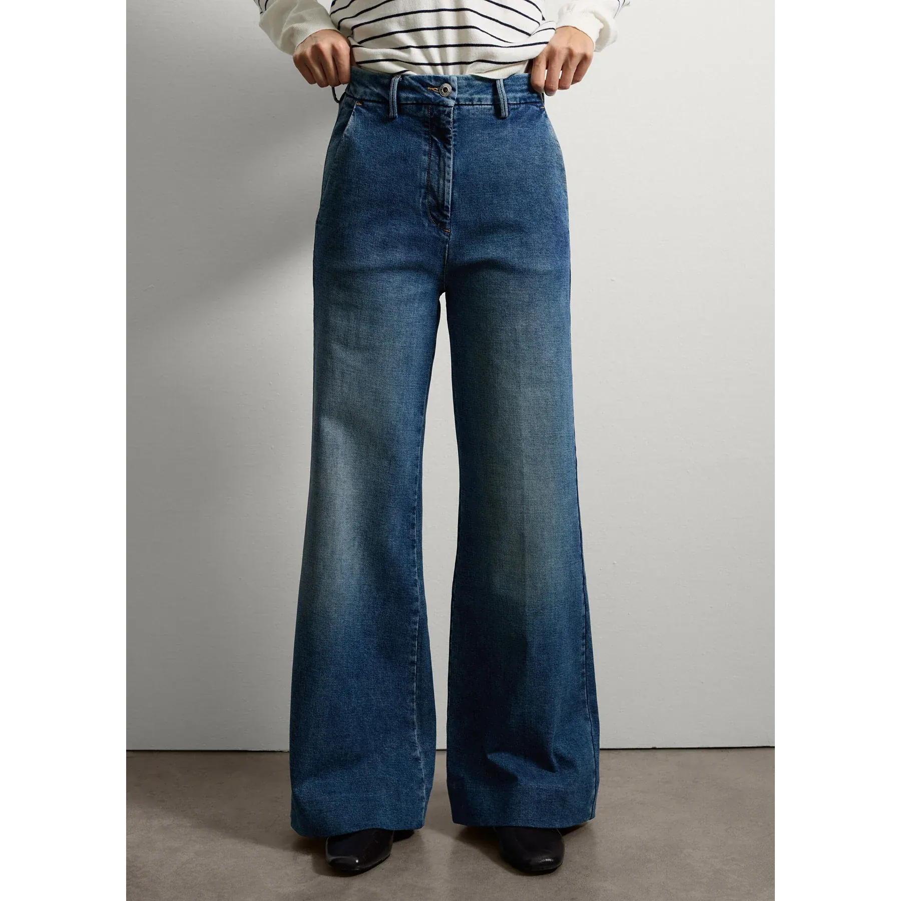 Blue Wide Leg jeans | Montivo Pakistan