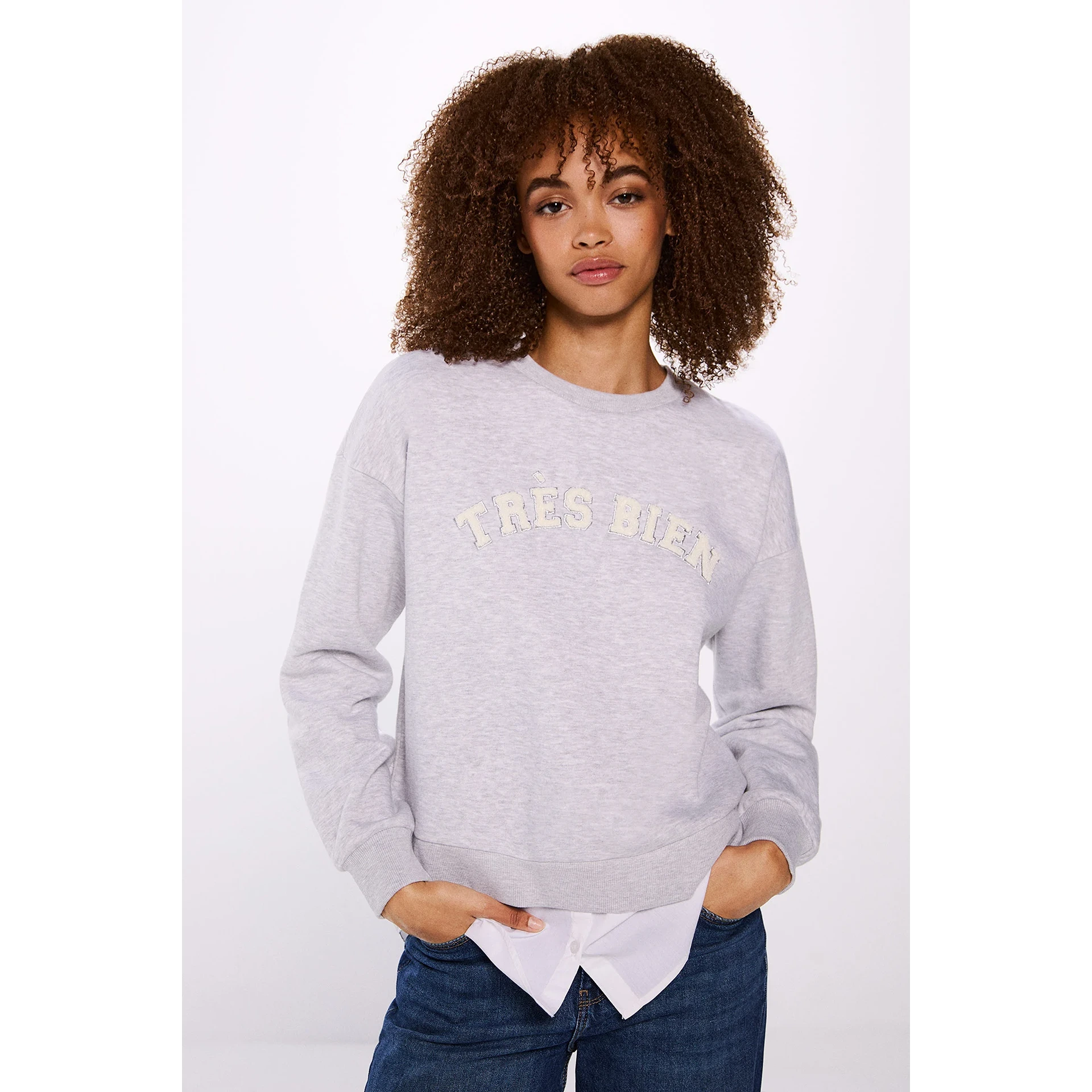 Grey Tres Bien Sweatshirt | Montivo Pakistan