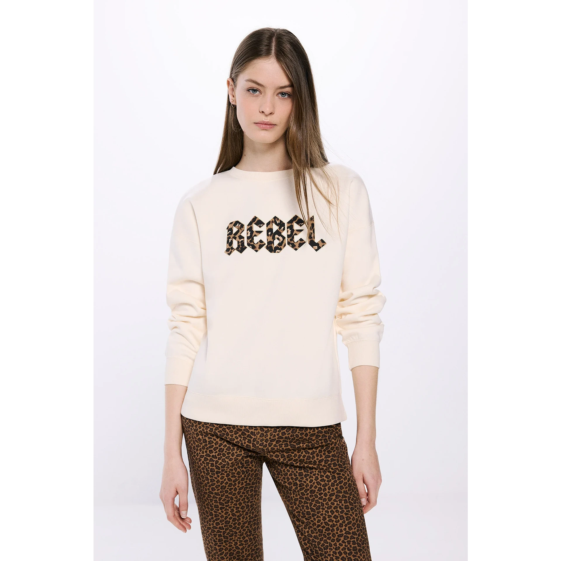 Rebel Off-White Oversized Sweatshirt | Montivo Pakistan