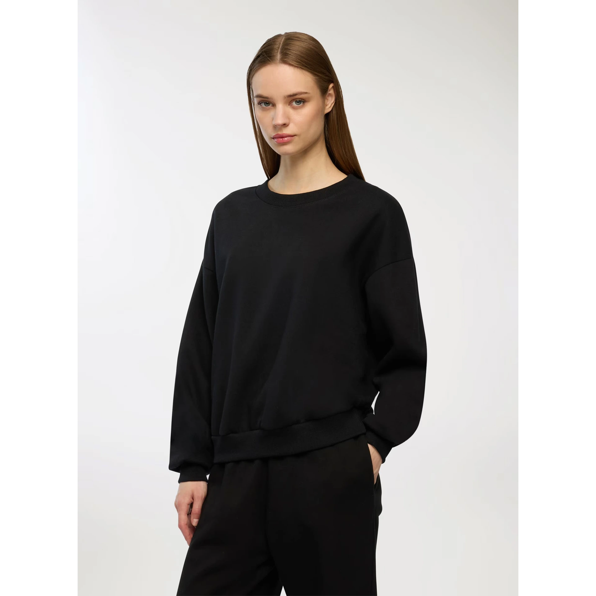 Black Oversized Basic Sweatshirt | Montivo Pakistan