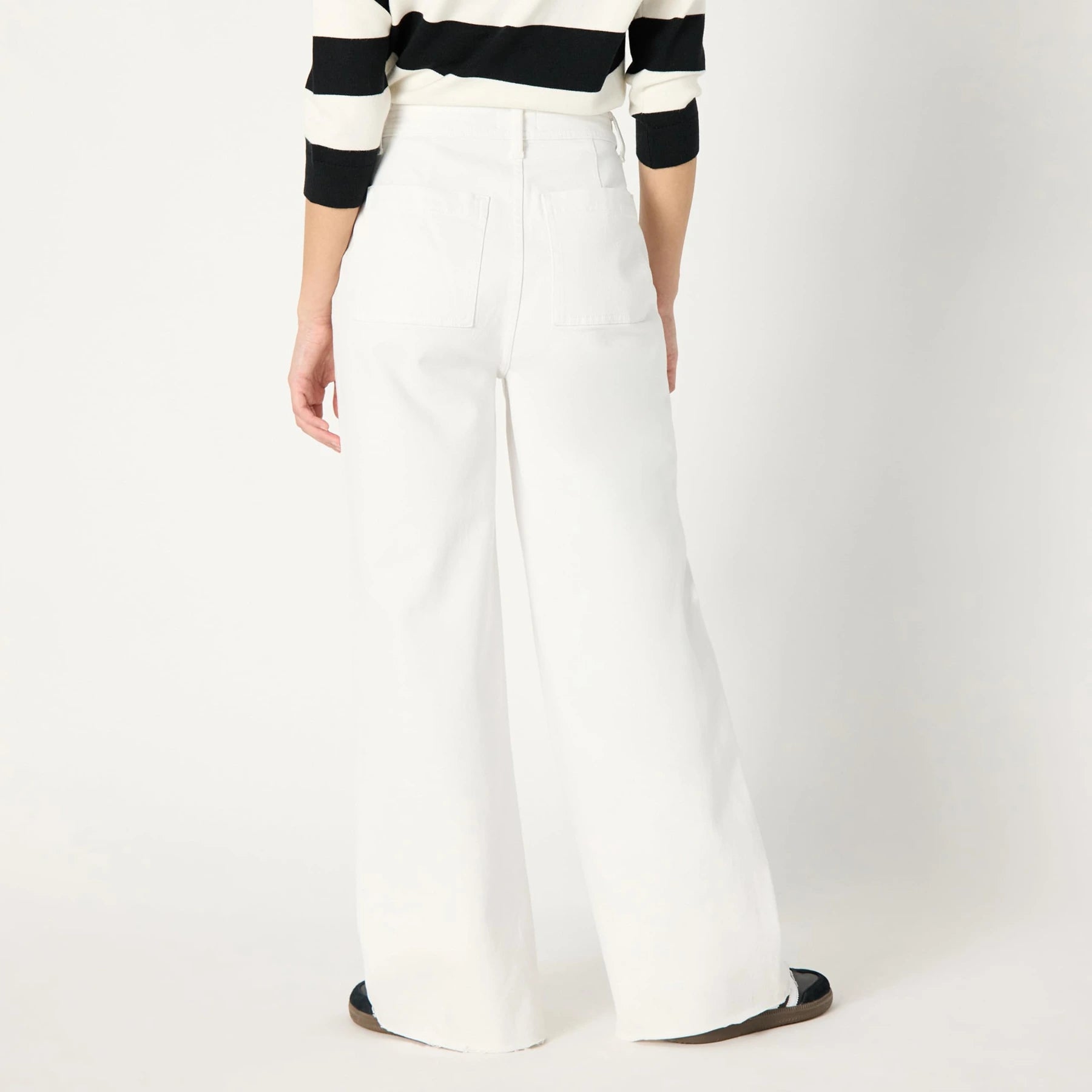 White Wide Leg Frayed Hem Jeans | Montivo Pakistan