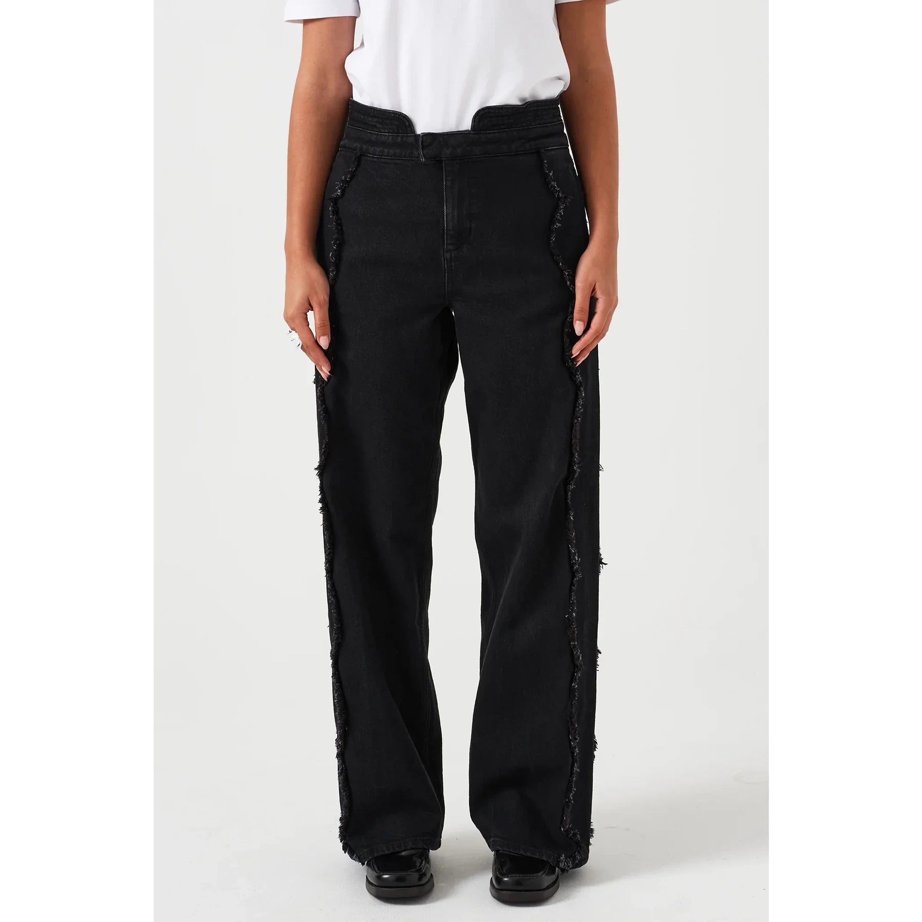 Black Scallop Wide Leg Jeans | Montivo Pakistan