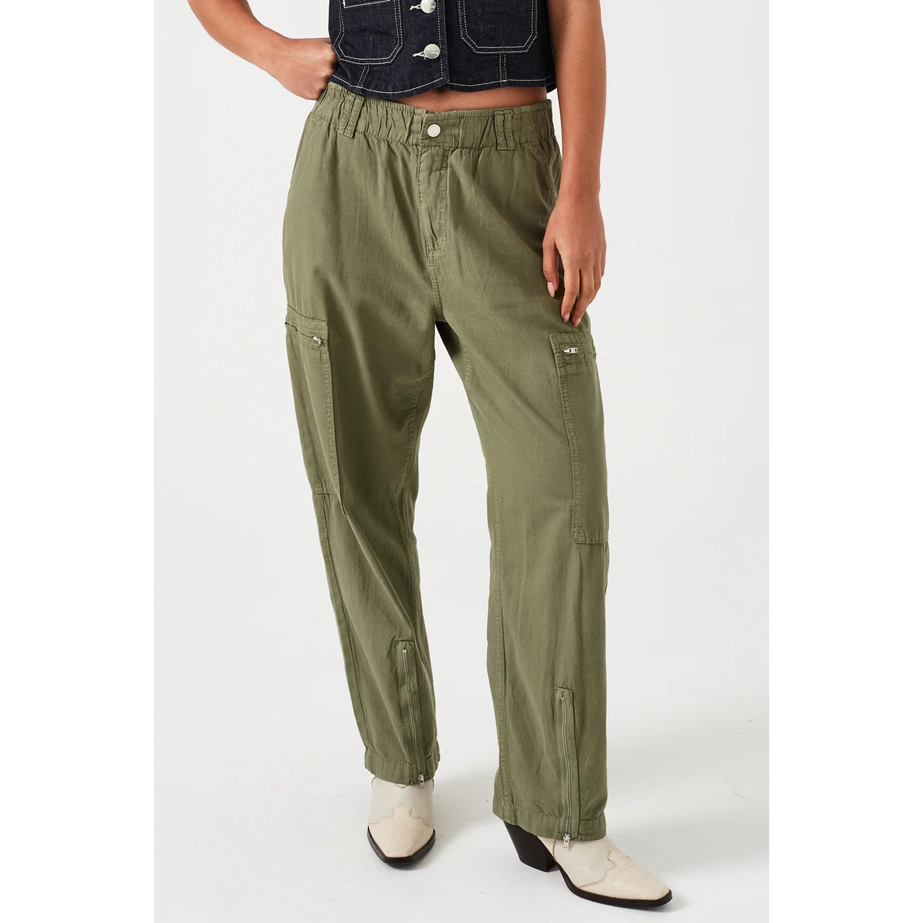 Olive Lightweight Cargo Pants | Montivo Pakistan