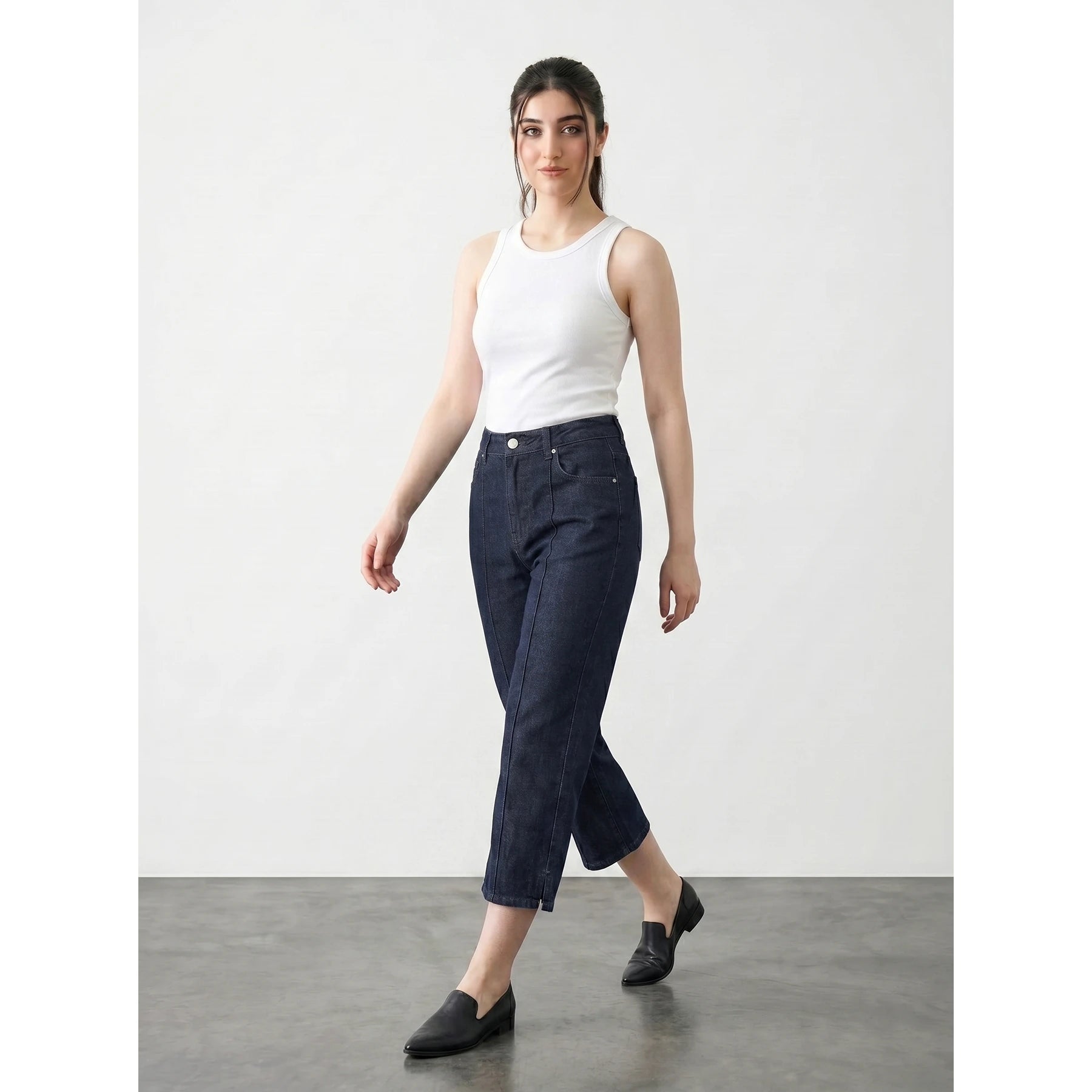 Rinse Wash Cropped Capris | Montivo Pakistan