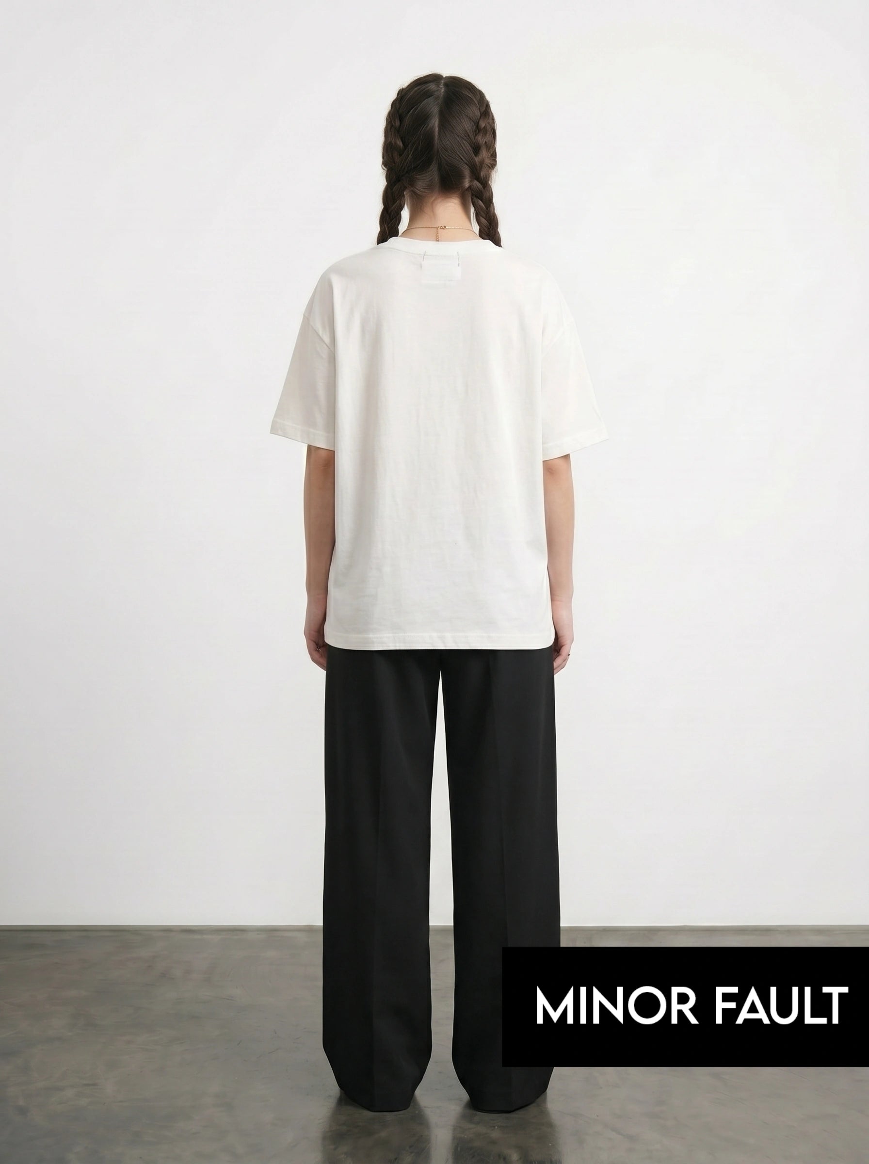 (Minor Fault) White Oversized Graphic Printed Tshirt