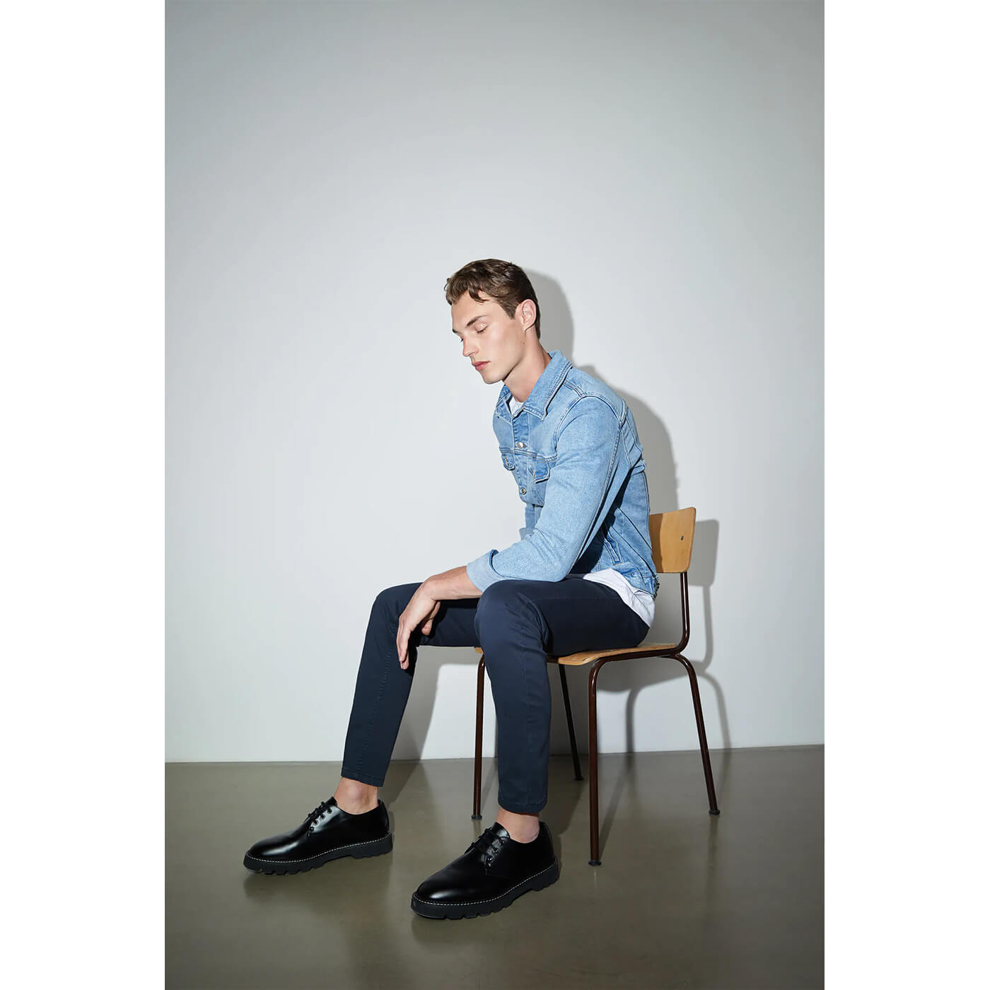 Zara Navy Slim Fit Chinos | Montivo Pakistan