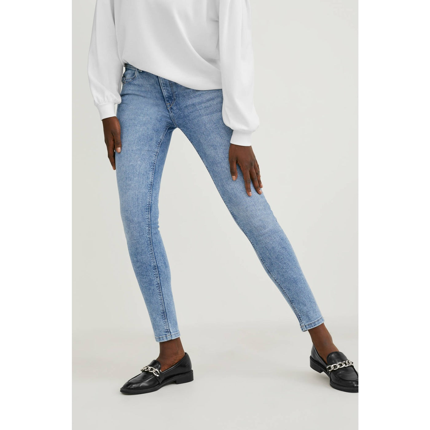 CA Acid Blue Shaping High Jeans | Montivo Pakistan