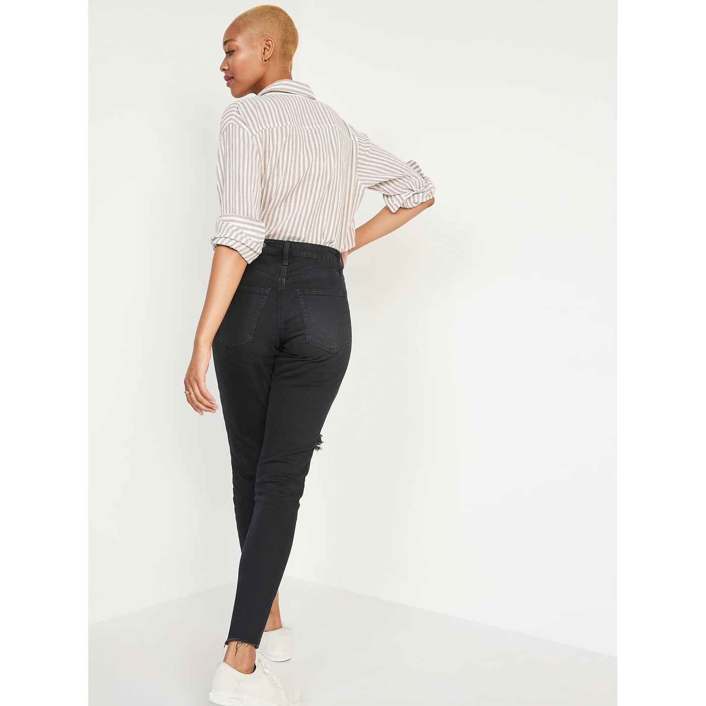 ON Curvy High-Waisted Straight Jeans | Montivo Pakistan