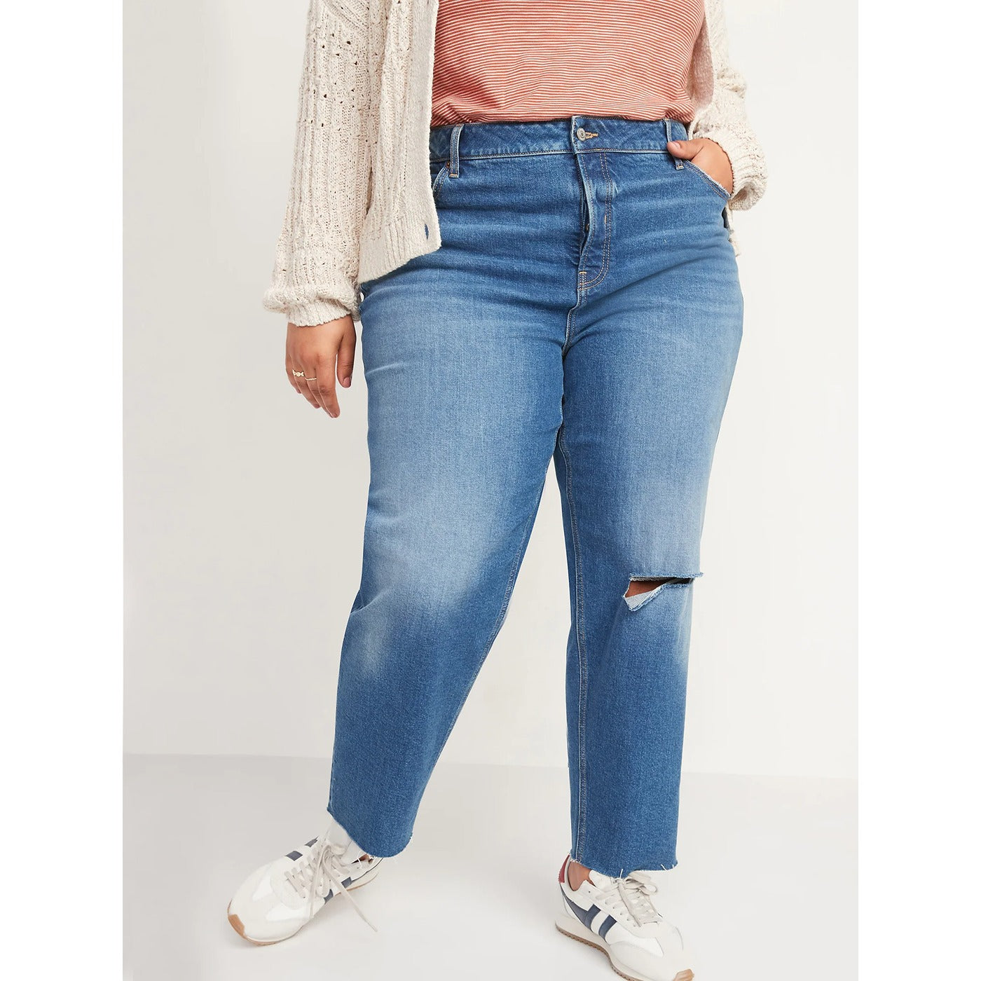 ON Extra High Straight Ripped Jeans | Montivo Pakistan