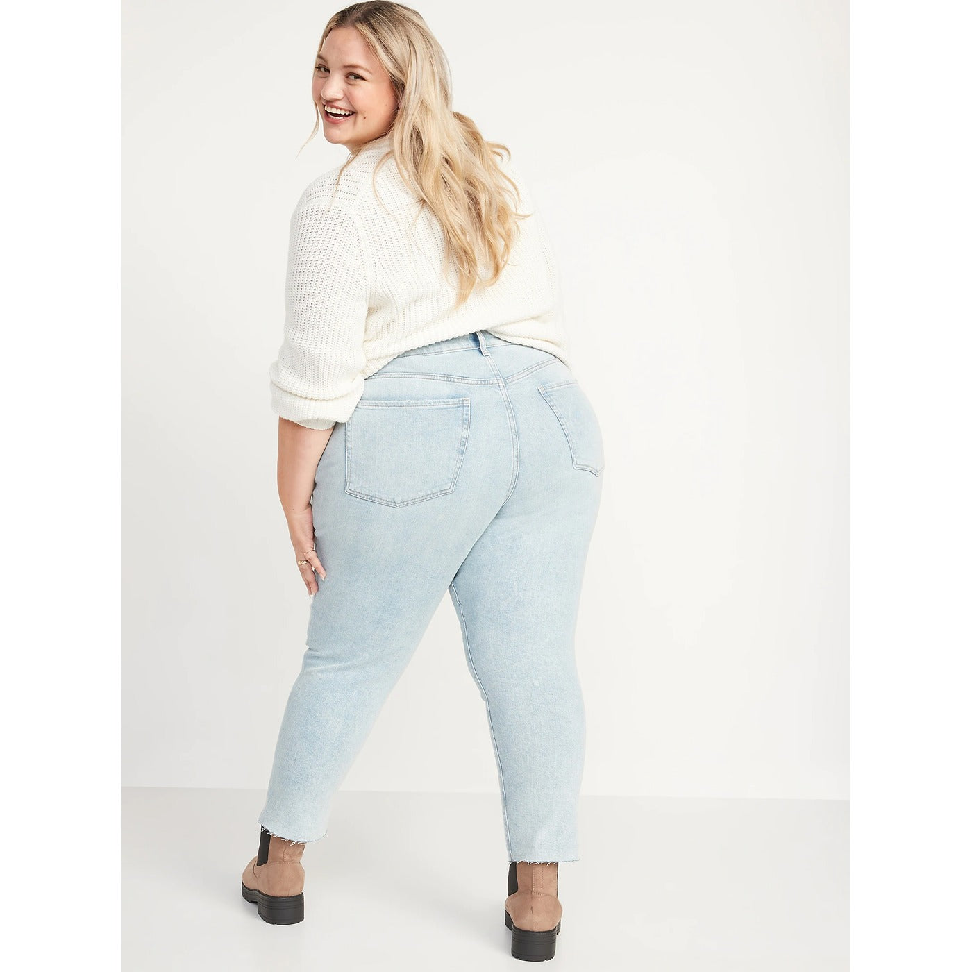 Curvy High-Waisted Straight Ripped Jeans | Montivo Pakistan