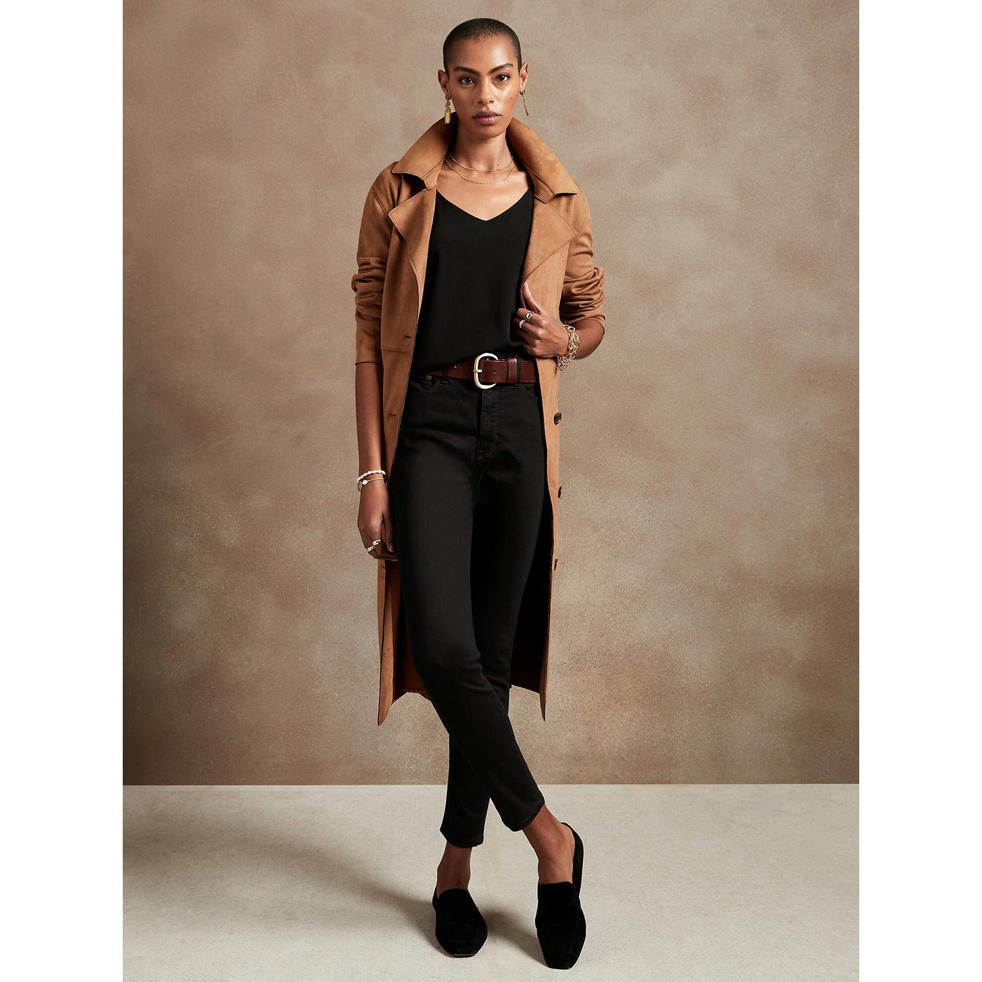 BR Curvy High Rise Black Jeans | Montivo Pakistan