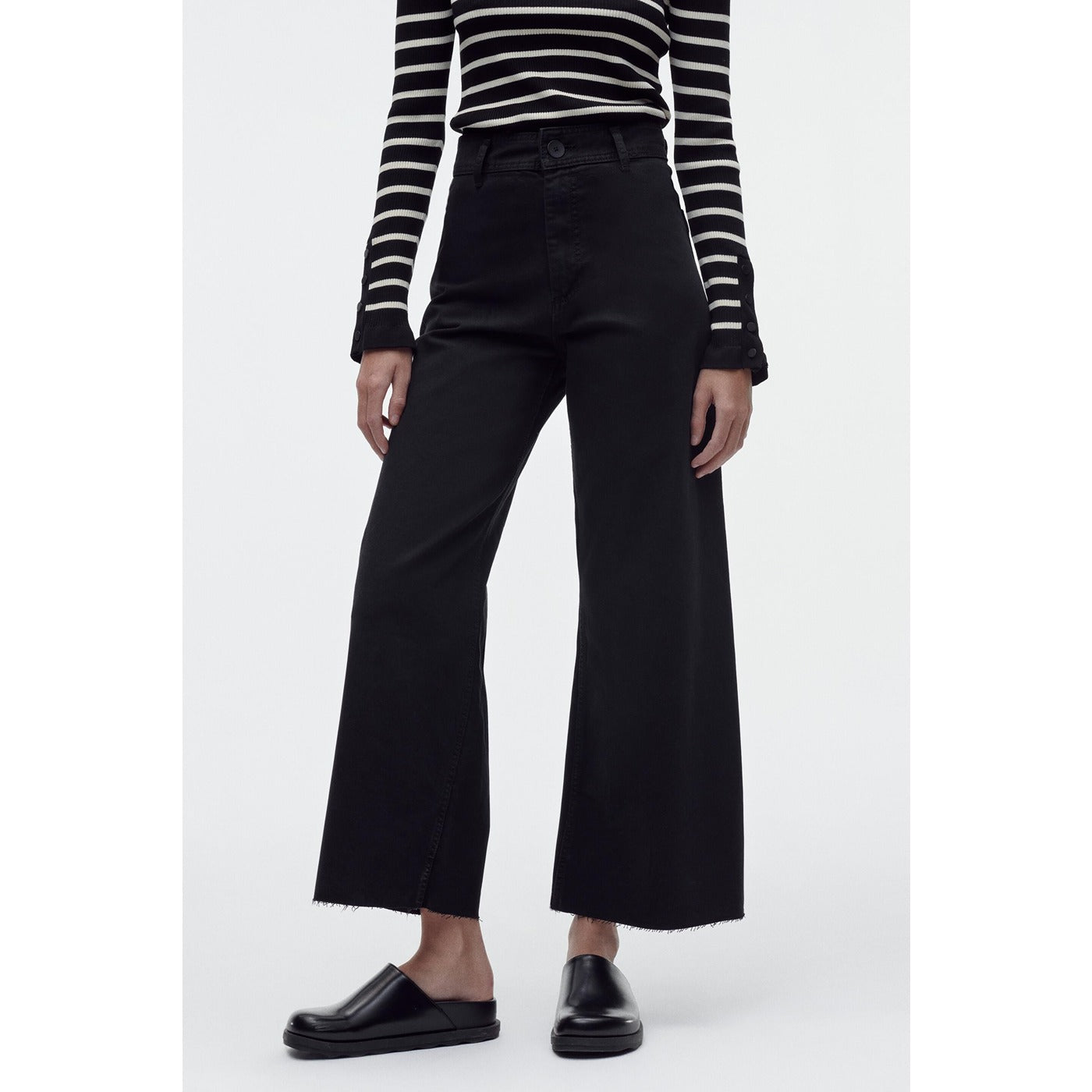 ZR High Rise Black Wide Leg Jeans | Montivo Pakistan