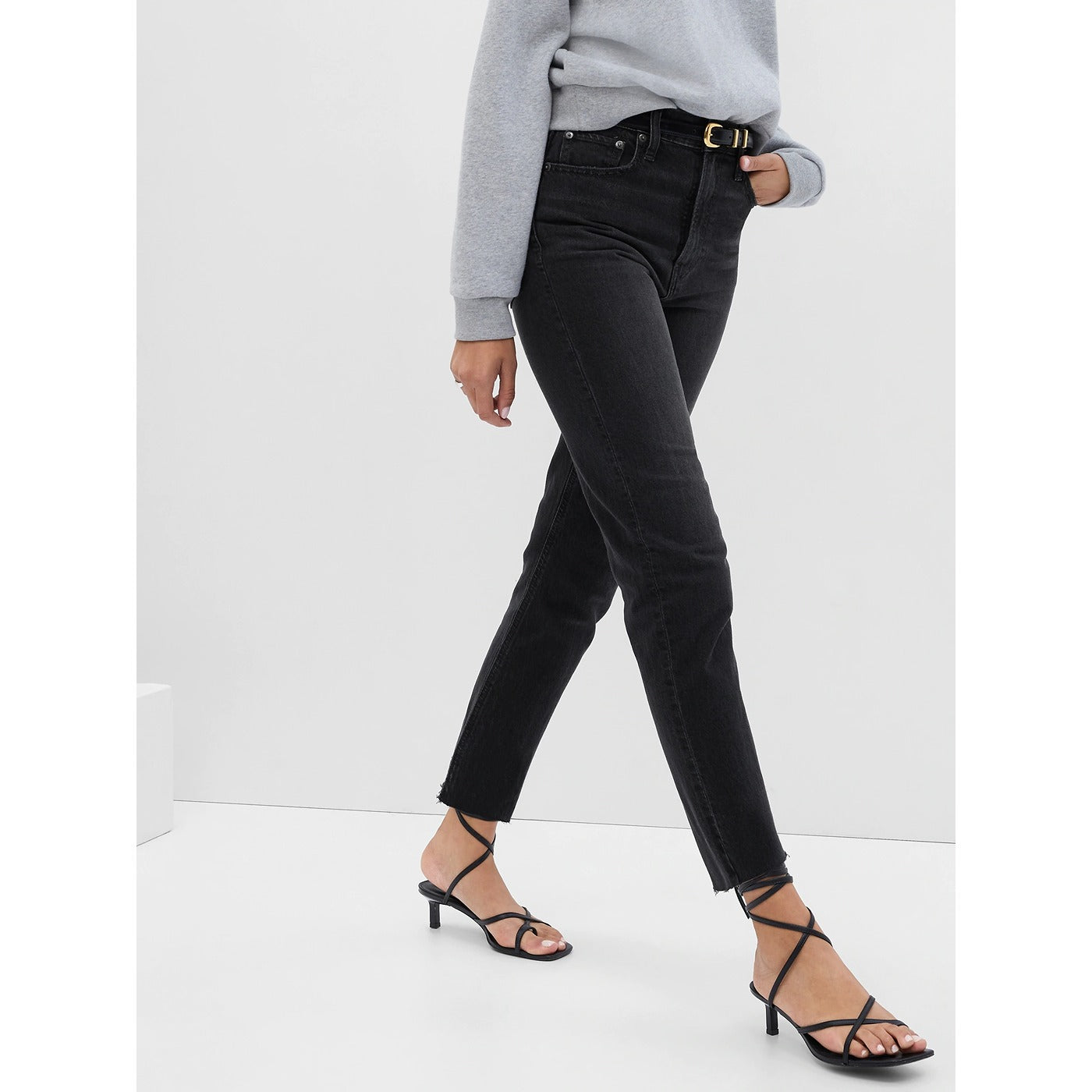 GP High Rise Mom Straight Jeans | Montivo Pakistan