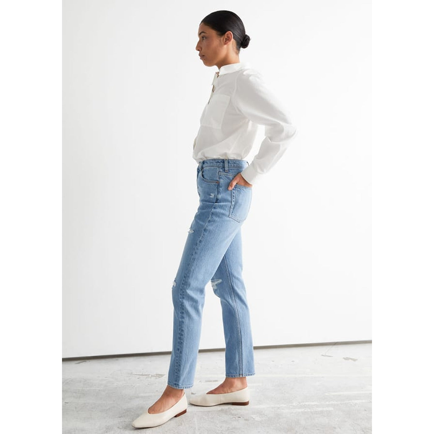 &OS Mid Rise Mom Fit Jeans | Montivo Pakistan