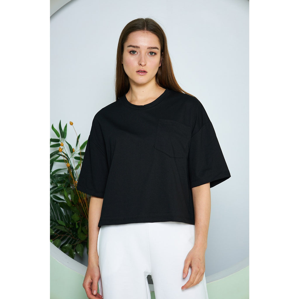 Black Oversized Cropped Tee | Montivo Pakistan