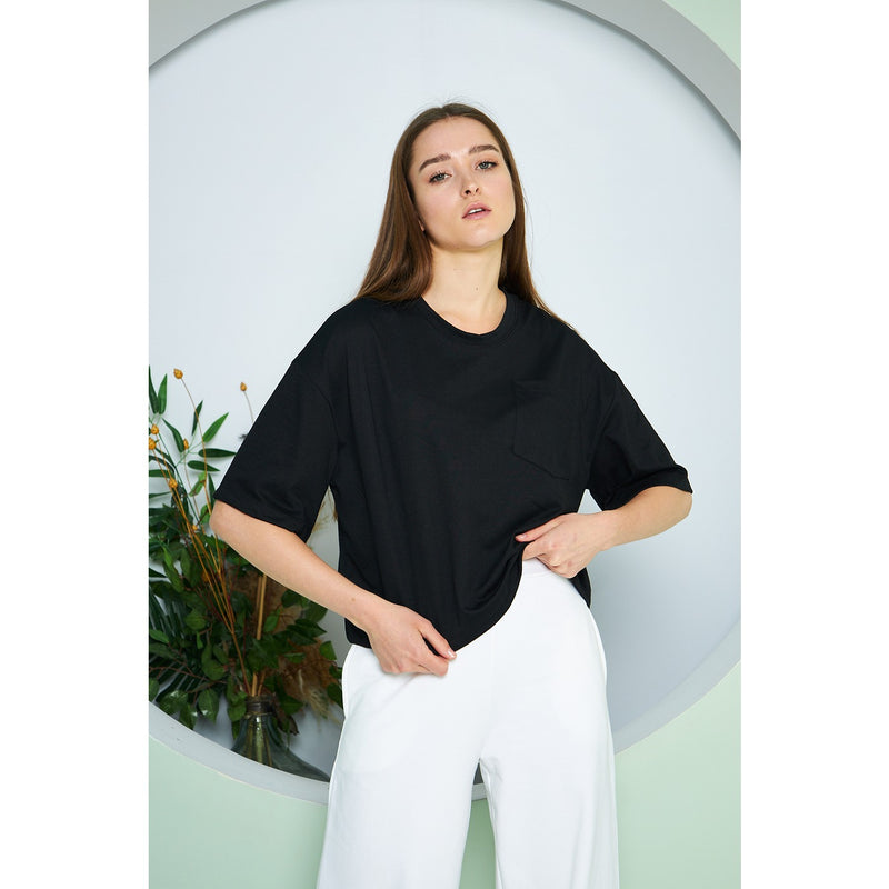 Black Oversized Cropped Tee | Montivo Pakistan
