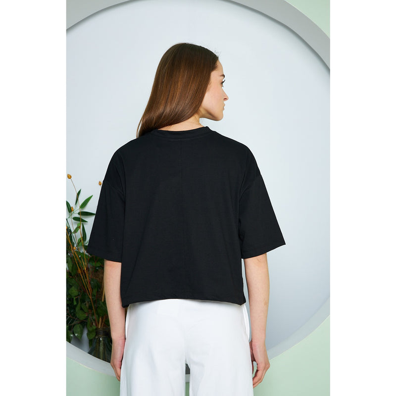 Black Oversized Cropped Tee | Montivo Pakistan