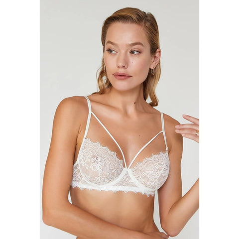 Cream Lace Lingerie Set | Montivo Pakistan