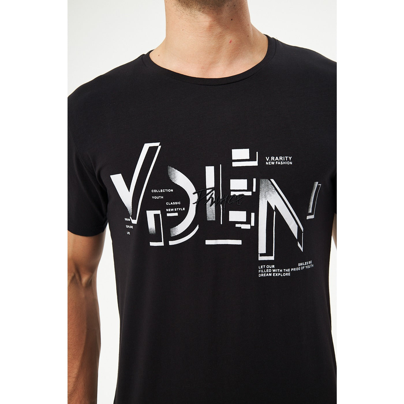 Black Graphic Printed Tshirt | Montivo Pakistan