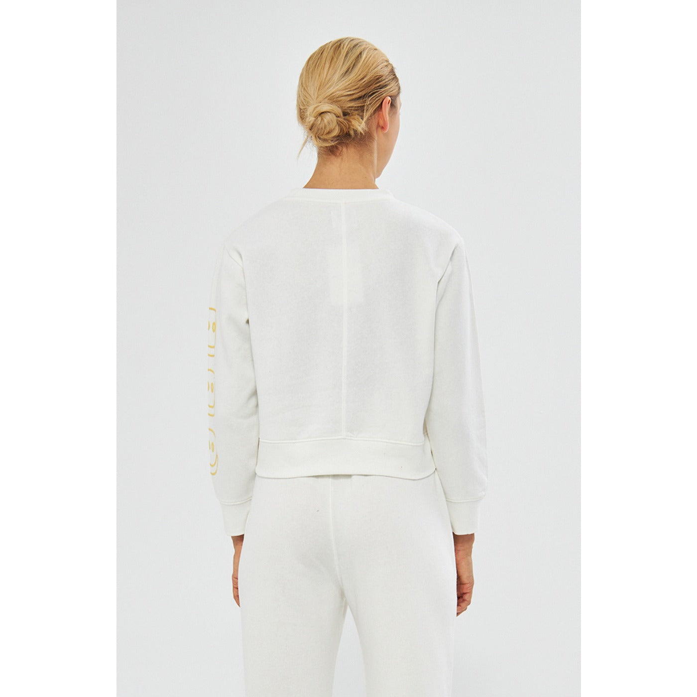 White Oversized Cropped Sweatshirt | Montivo Pakistan