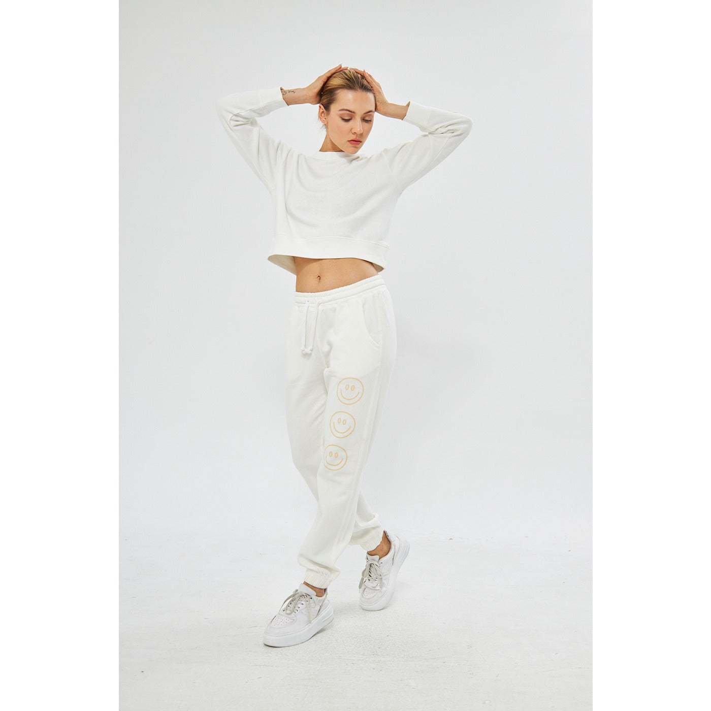 White Oversized Printed Joggers – Montivo