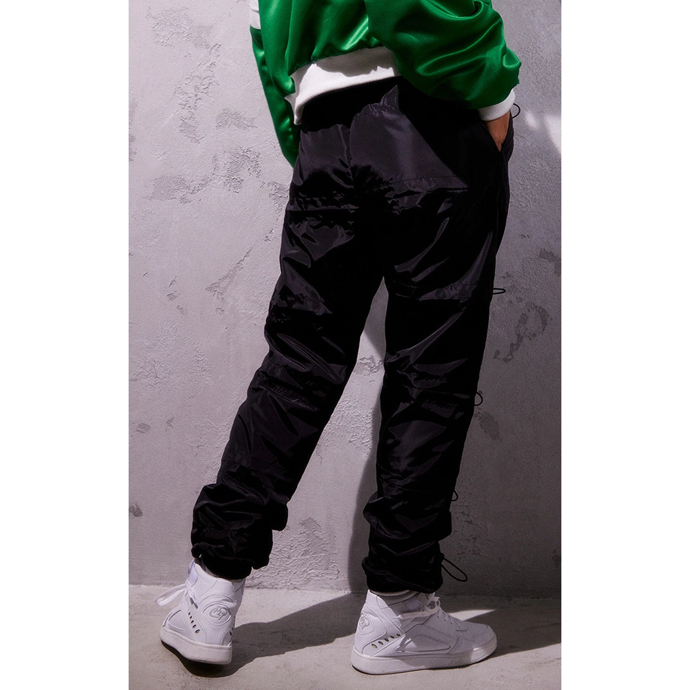 Black Shell Toggle Details Cargos | Montivo Pakistan