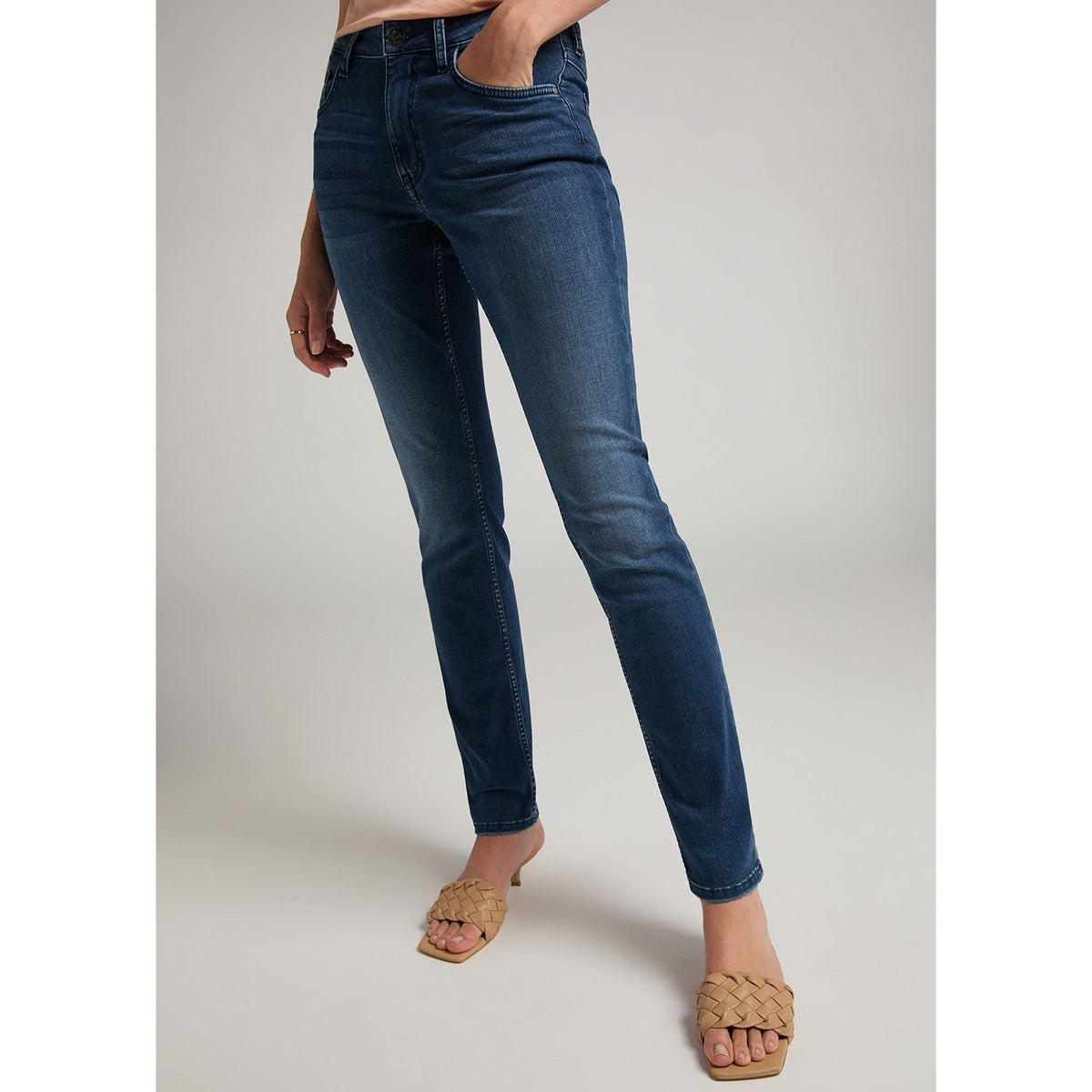 Dark Wash Comfort Fit Jeans | Montivo Pakistan