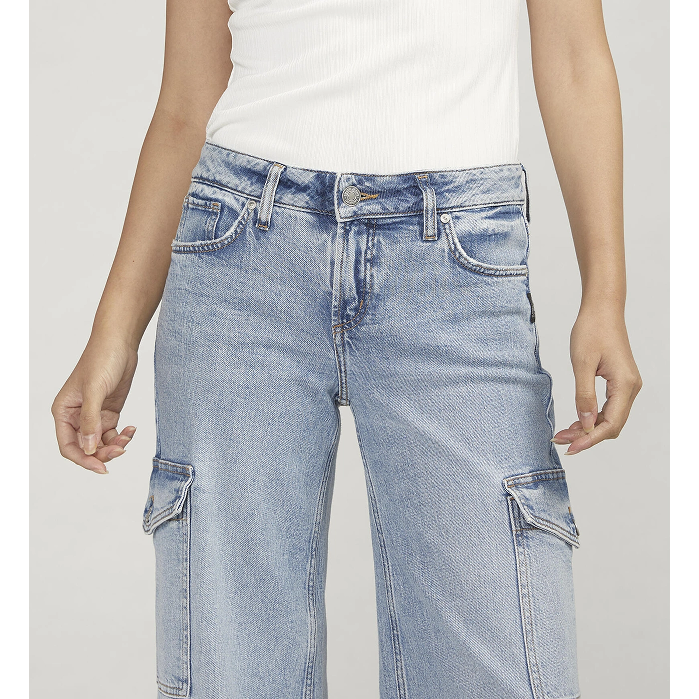 Light Blue Mid Rise Wide Leg Cargo Jeans | Montivo Pakistan