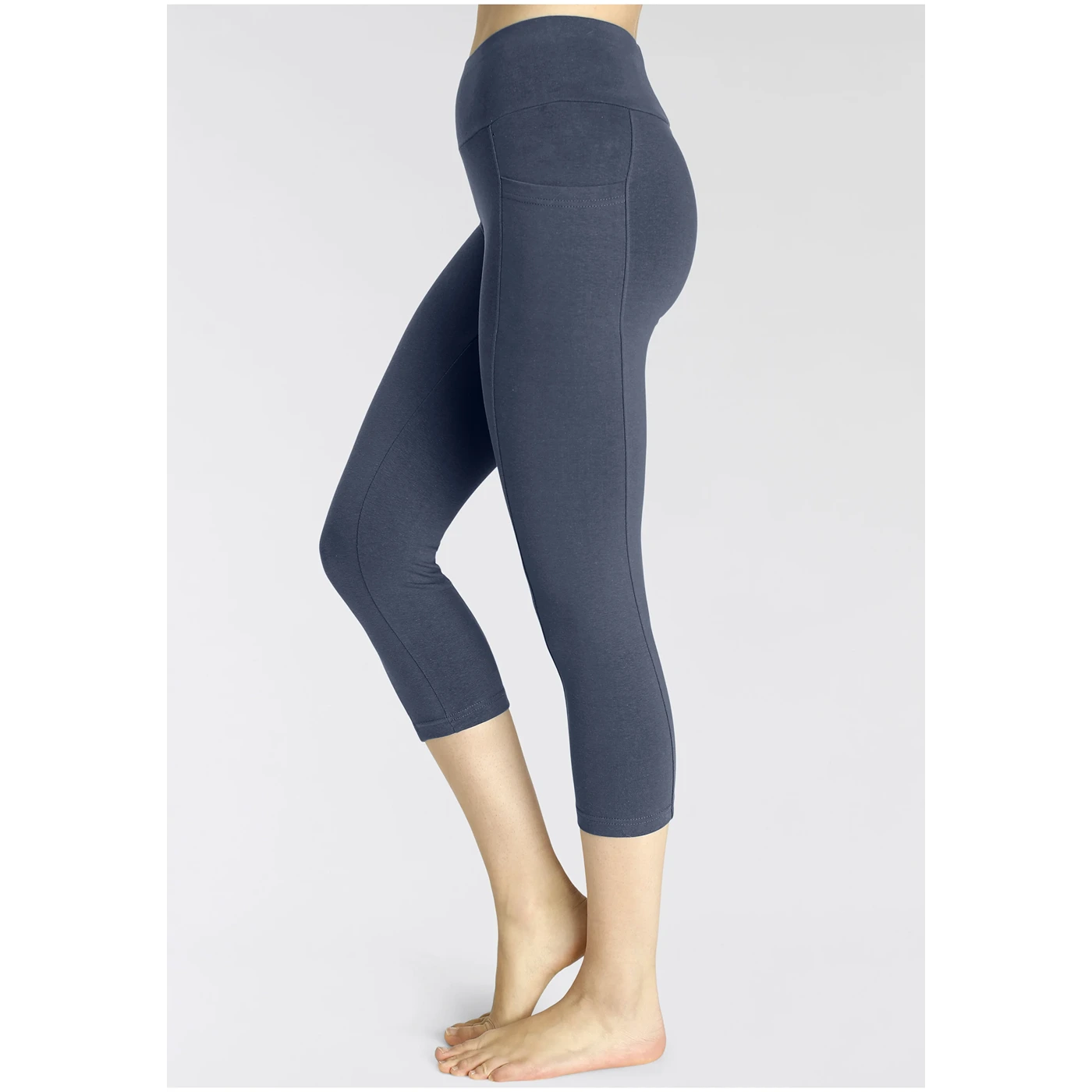 Blue Jersey Sports Capri Leggings | Montivo Pakistan