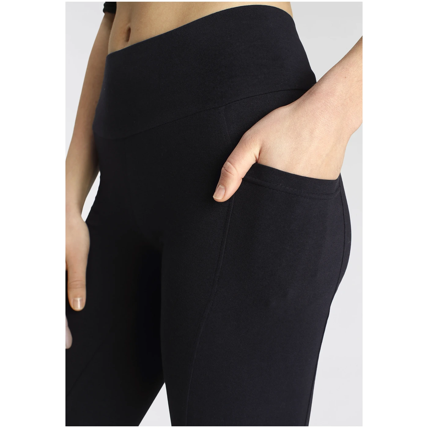 Black Jersey Sports Capri Leggings | Montivo Pakistan