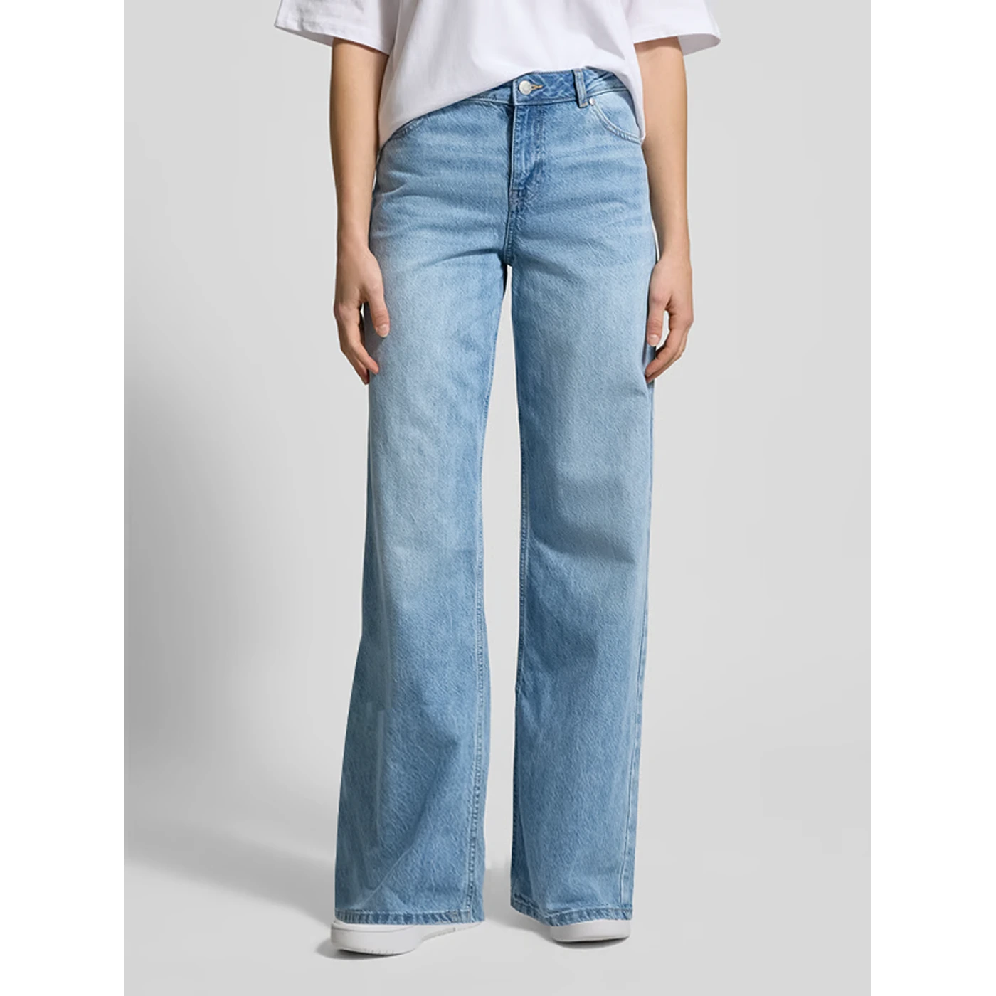 Light Blue Wide Leg Jeans | Montivo Pakistan