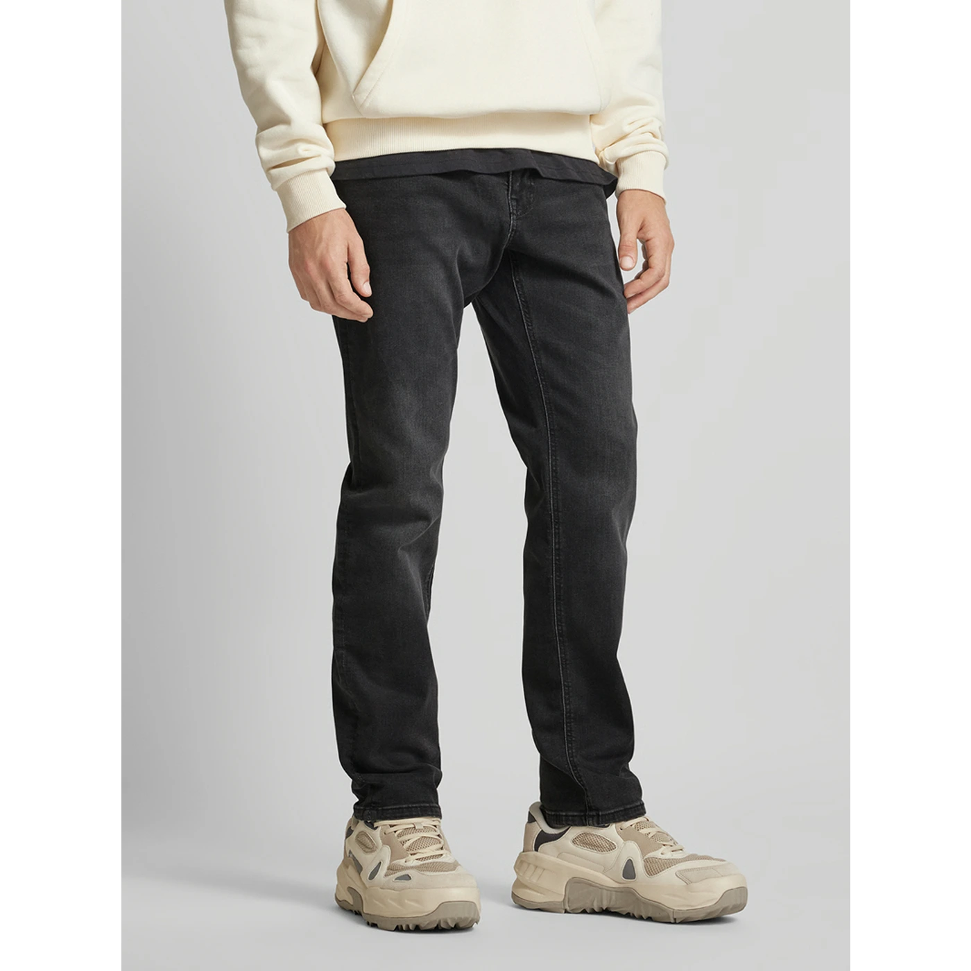 Black Slim Fit Jeans | Montivo Pakistan