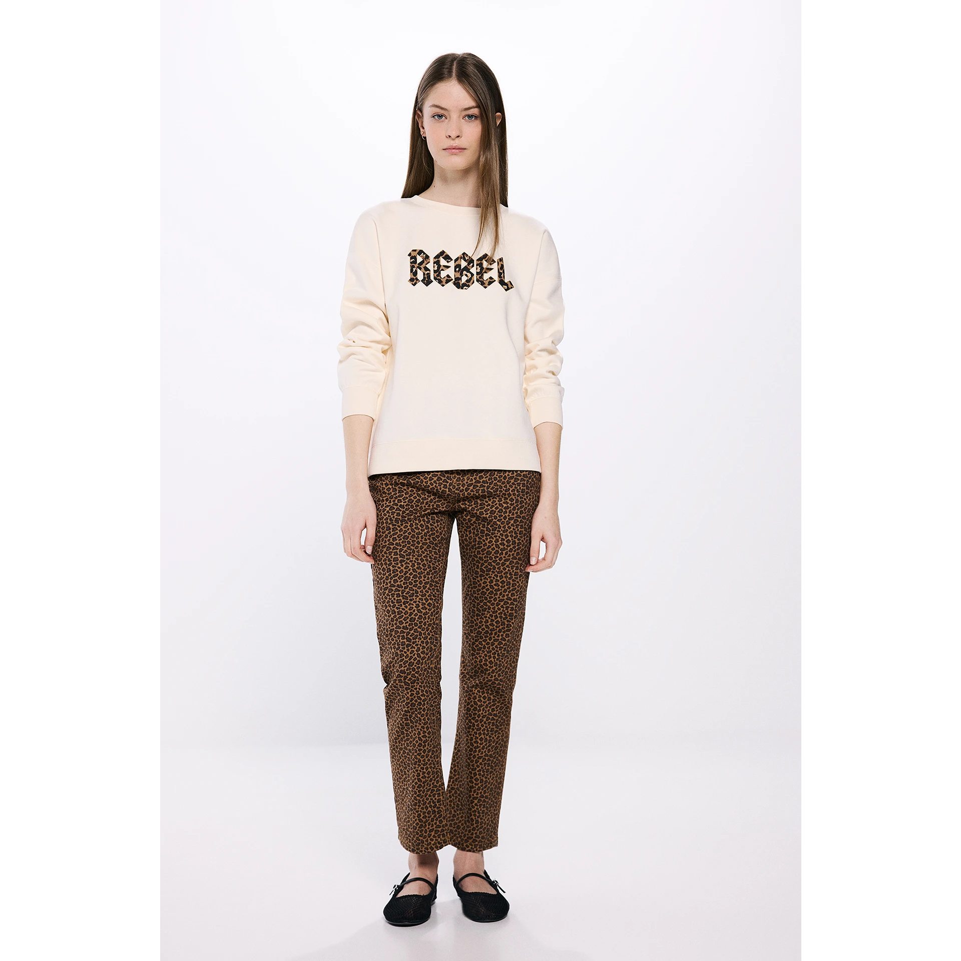 Rebel Off-White Oversized Sweatshirt | Montivo Pakistan