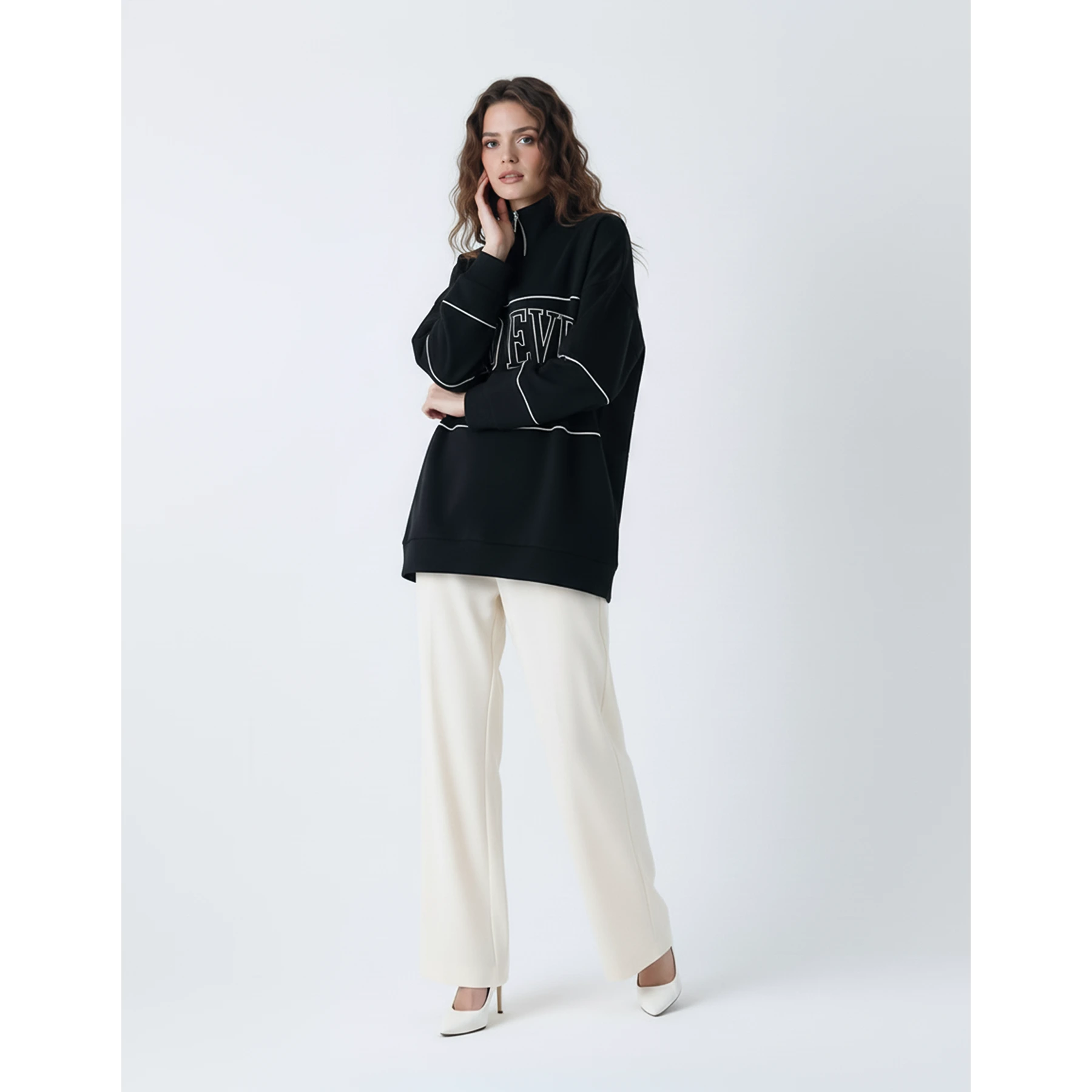 Black Hannover Quarter Zipper Sweatshirt | Montivo Pakistan