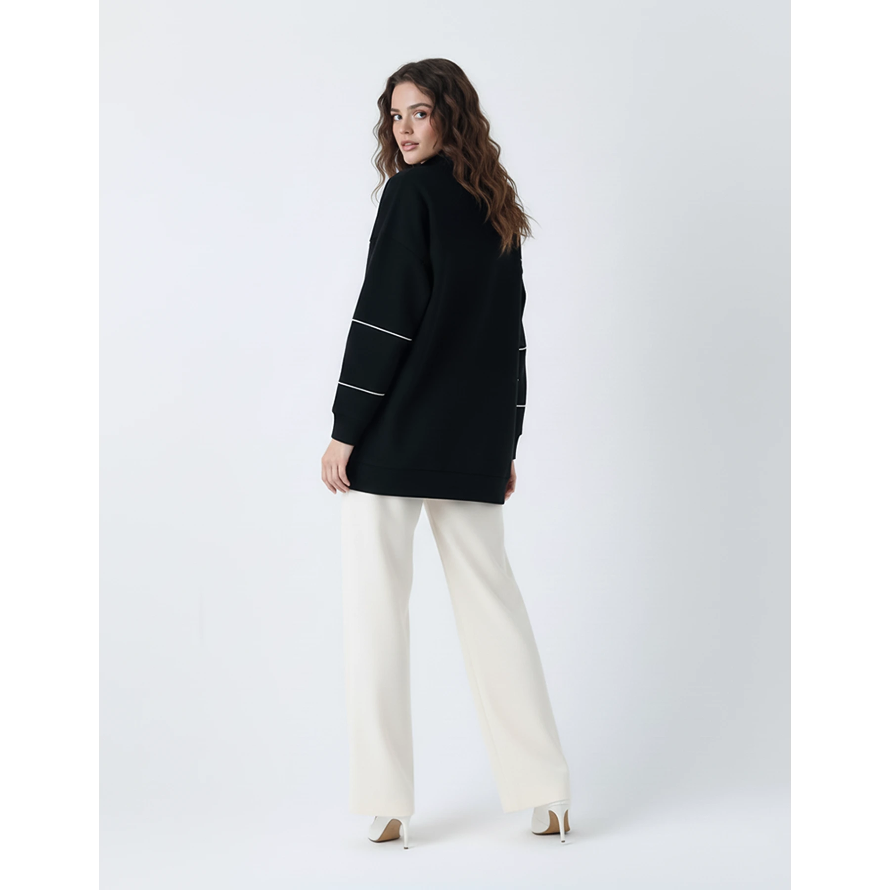 Black Hannover Quarter Zipper Sweatshirt | Montivo Pakistan