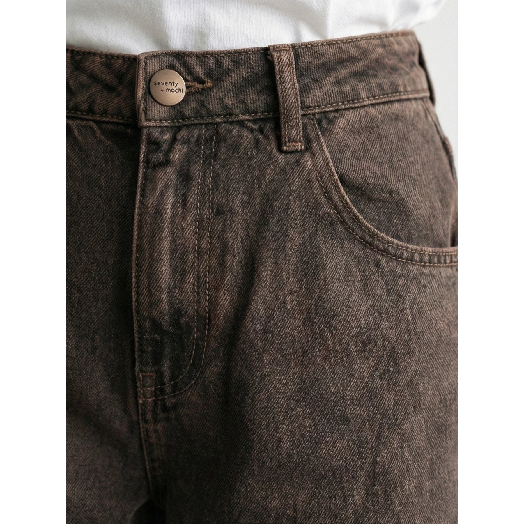 Brown Barrel Frayed Hem Jeans | Montivo Pakistan