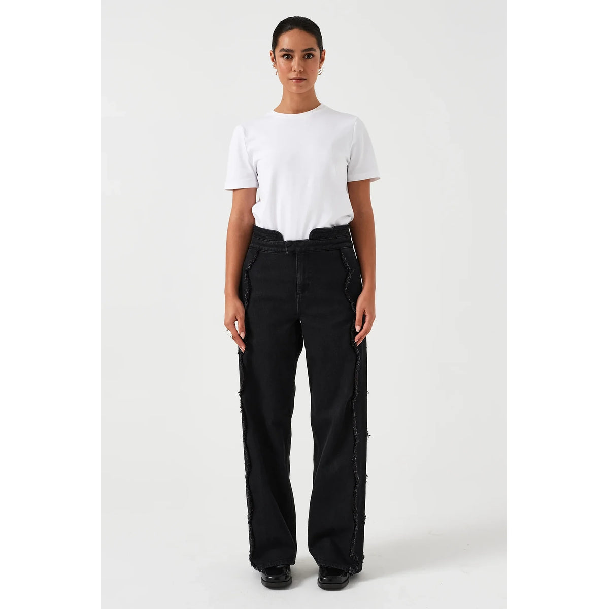 Black Scallop Wide Leg Jeans | Montivo Pakistan