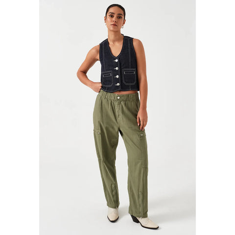 Olive Lightweight Cargo Pants | Montivo Pakistan