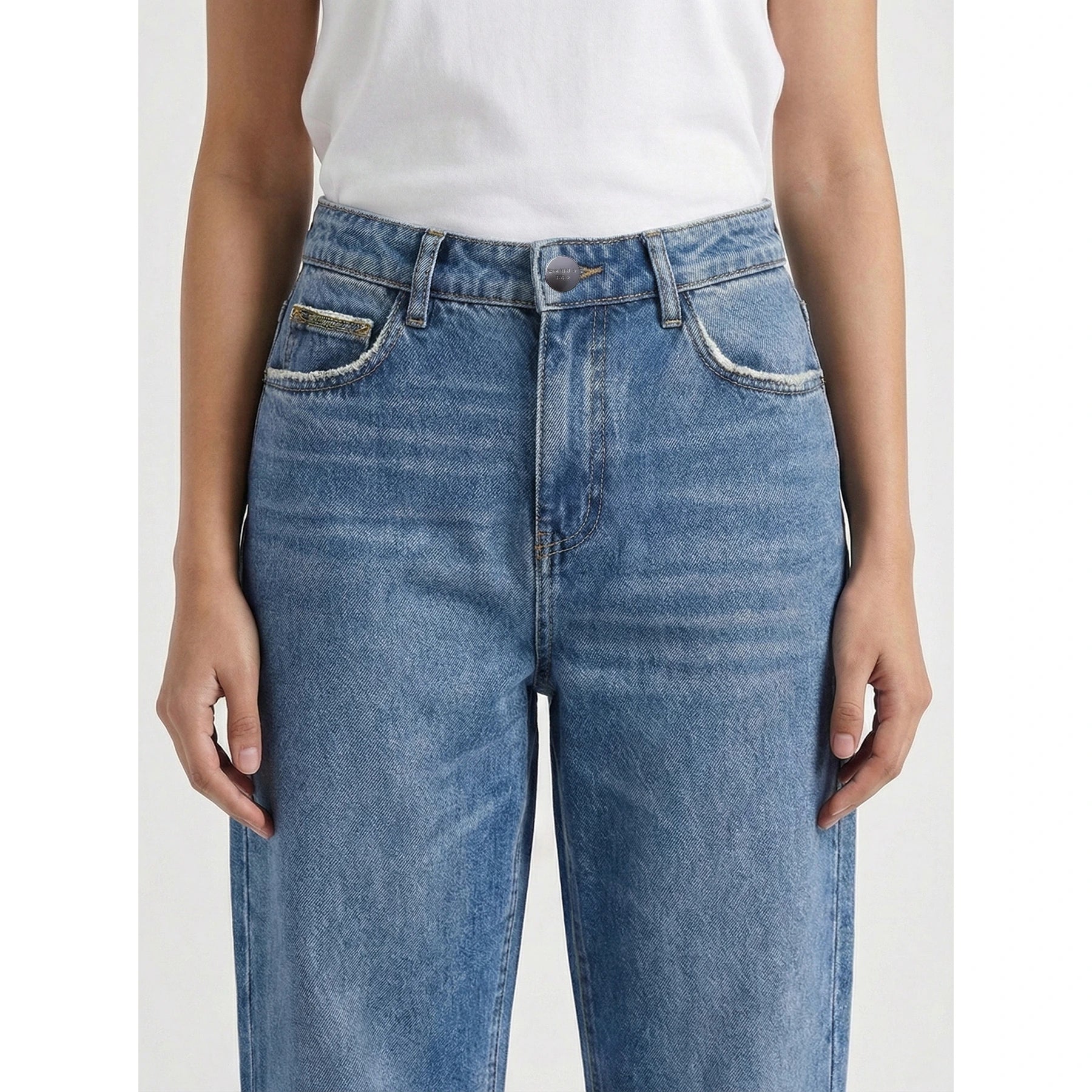 Mid Blue Mom Loose Jeans | Montivo Pakistan