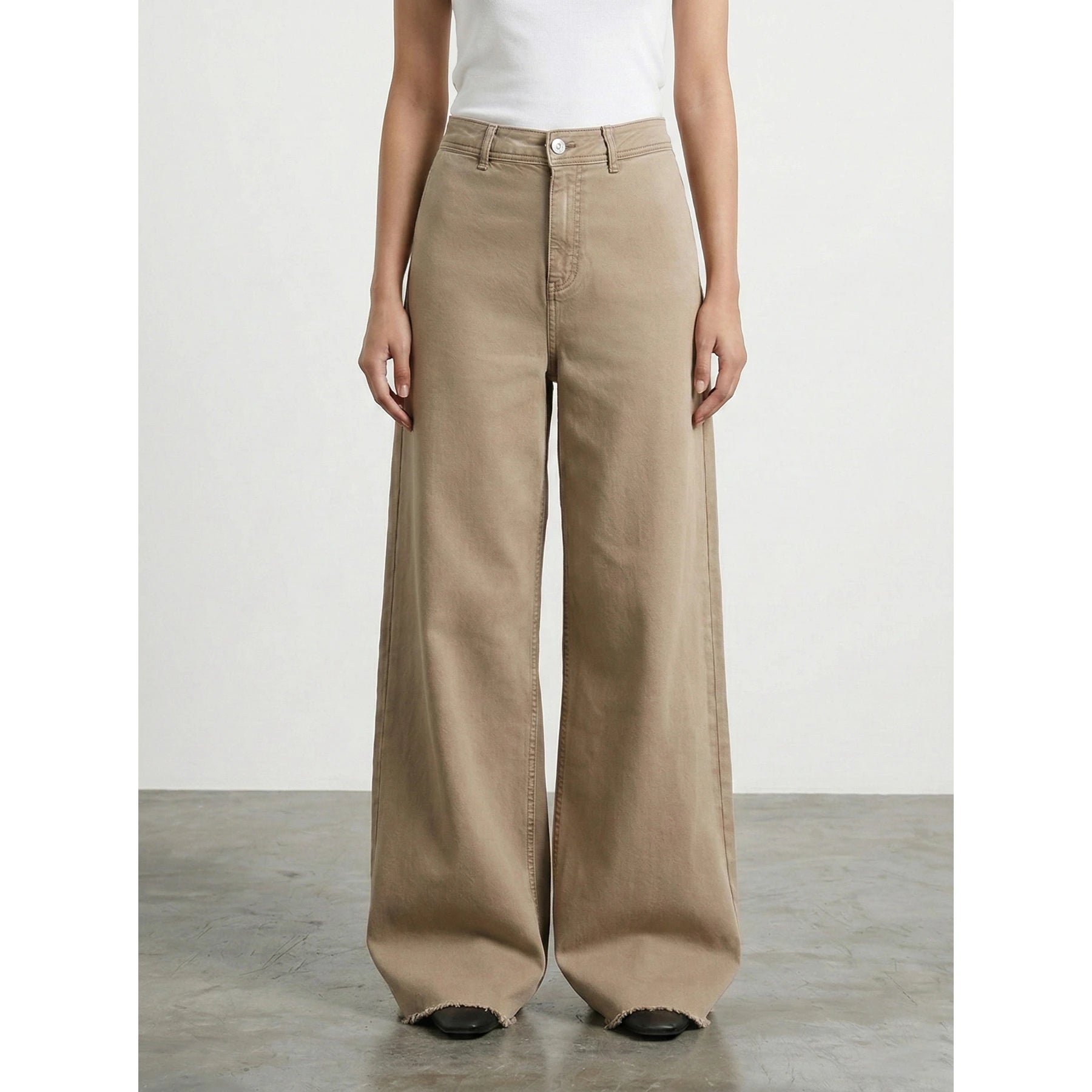 Light Brown Frayed Hem Wide Leg Jeans | Montivo Pakistan