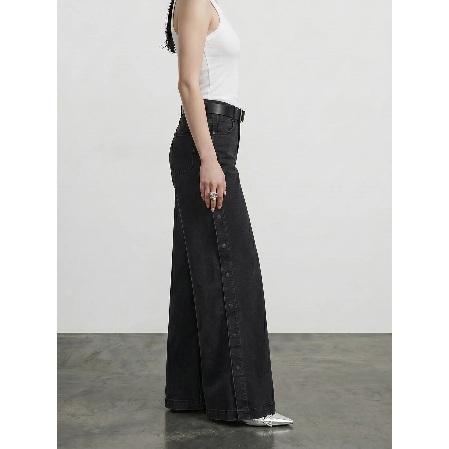 Black Washed Wide Leg Jeans | Montivo Pakistan