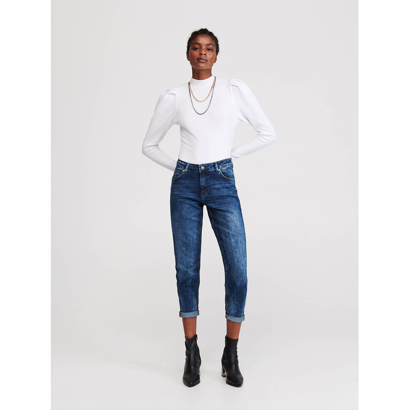 Reserved Boyfriend Slim Fit Jeans | Montivo Pakistan