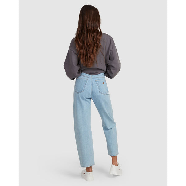 Venic Straight Mom Light Blue Jeans | Montivo Pakistan