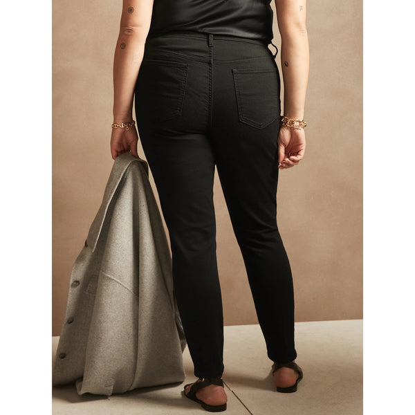 BR Curvy High Rise Black Jeans | Montivo Pakistan